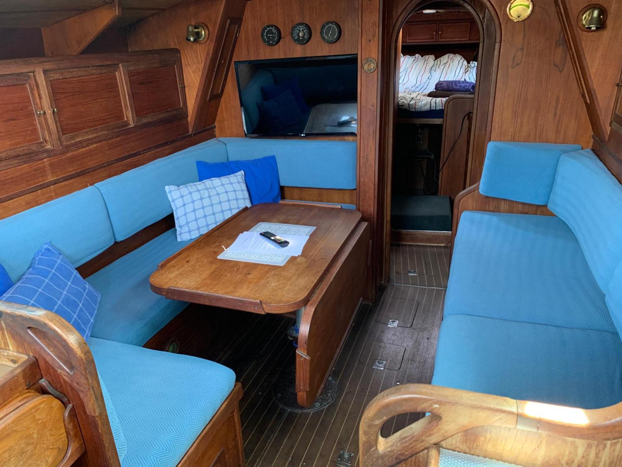 Unique Wooden Sail Yacht + 2 Bikes Included! Hotel ซานต์อาเตรียเดเบซอซ ภายนอก รูปภาพ