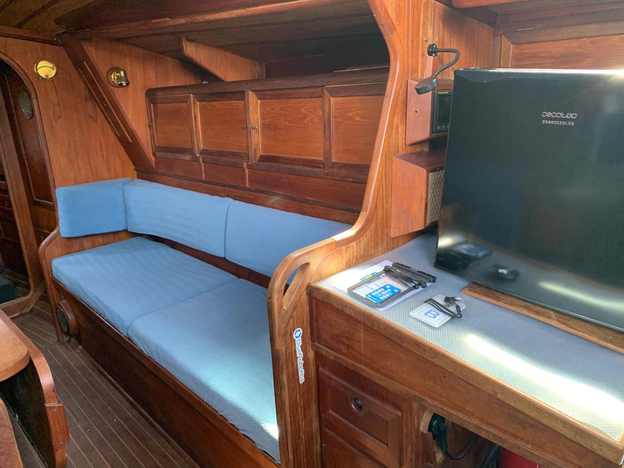 Unique Wooden Sail Yacht + 2 Bikes Included! Hotel ซานต์อาเตรียเดเบซอซ ภายนอก รูปภาพ